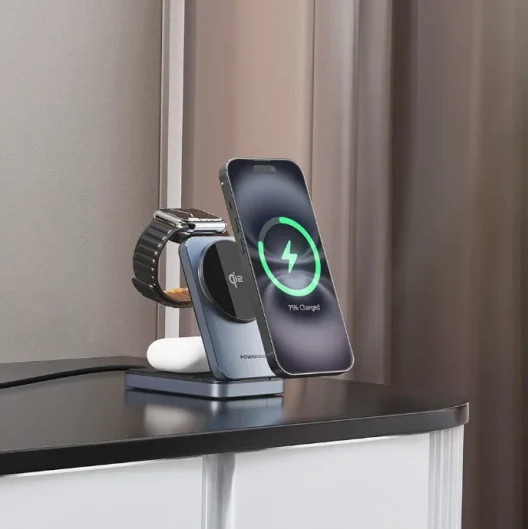 Multi Device Hub Qi2