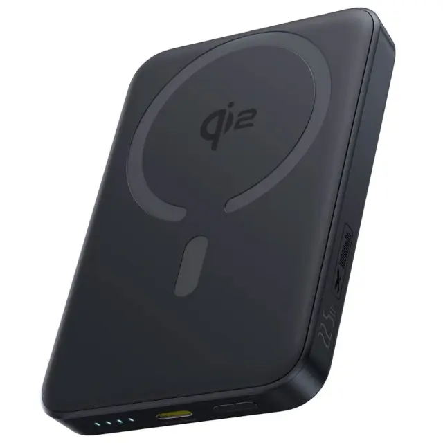 fm12-ultra-slim-travel-powerbank