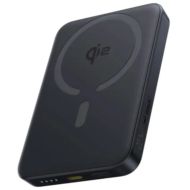 fm12-ultra-slim-travel-powerbank